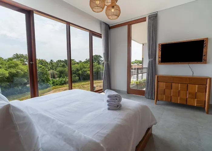 Tranquil Ricefield View: 2br In Villa *